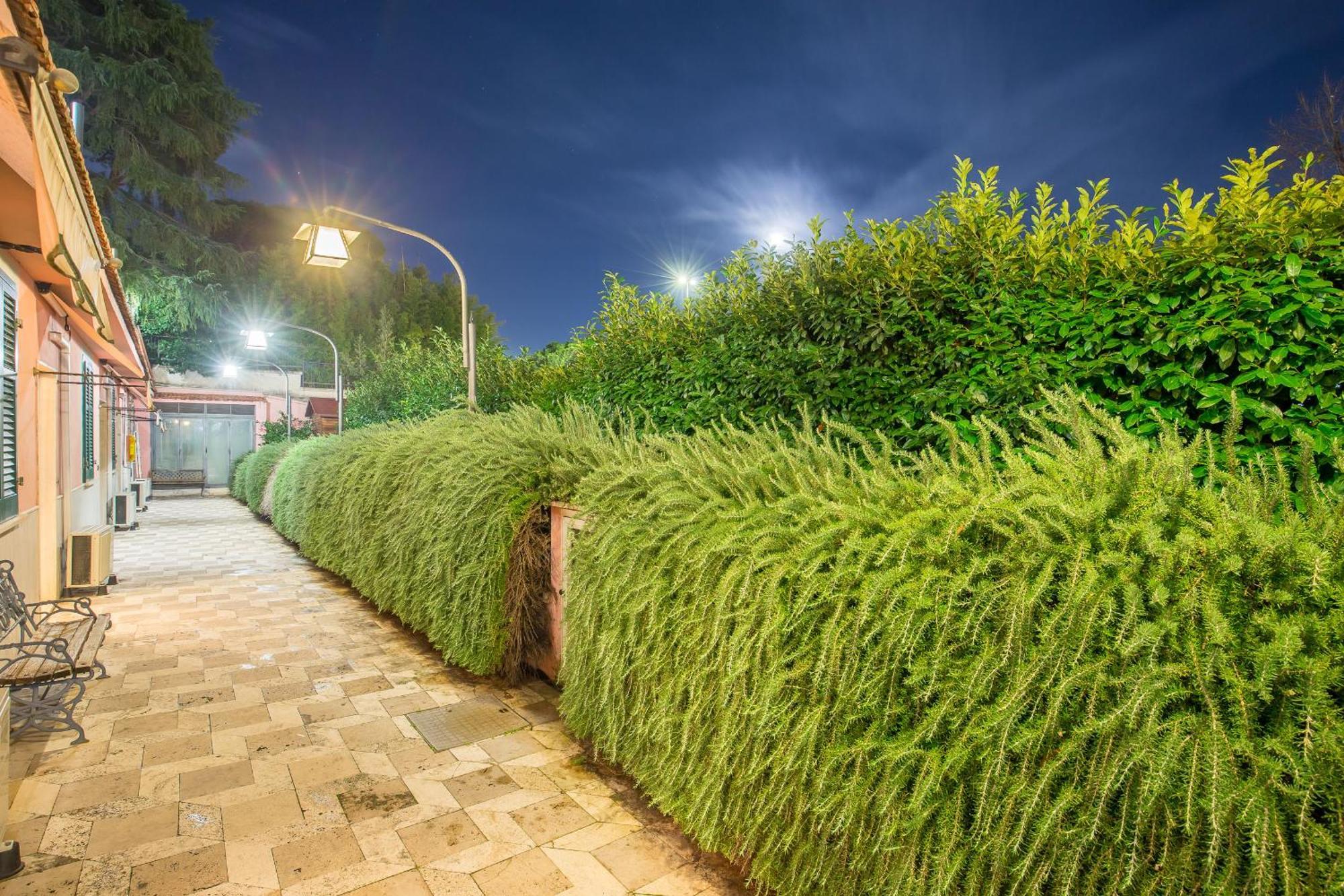 Hotel Arco Di Travertino Rome Exterior photo